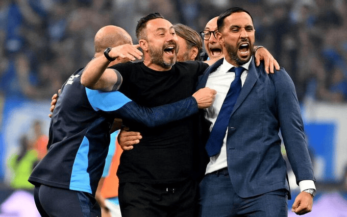 球迷们也为 球迷们也为